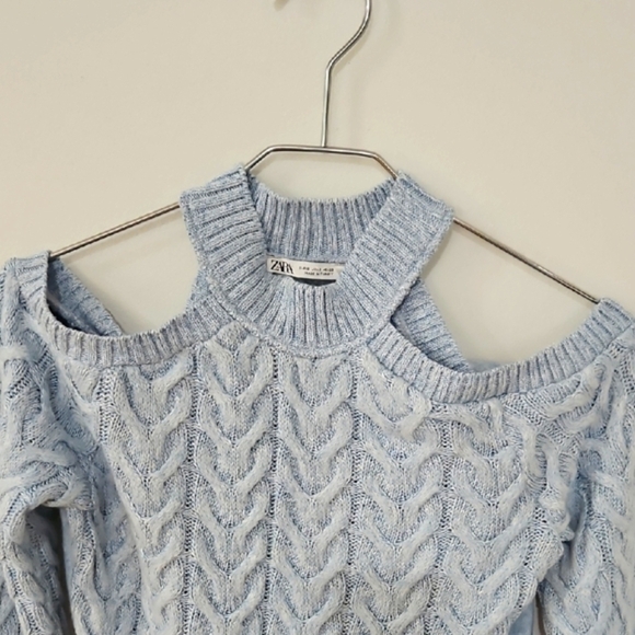 Zara Blue Off-the-Shoulder Sweater Cable Knit - Picture 3 of 5